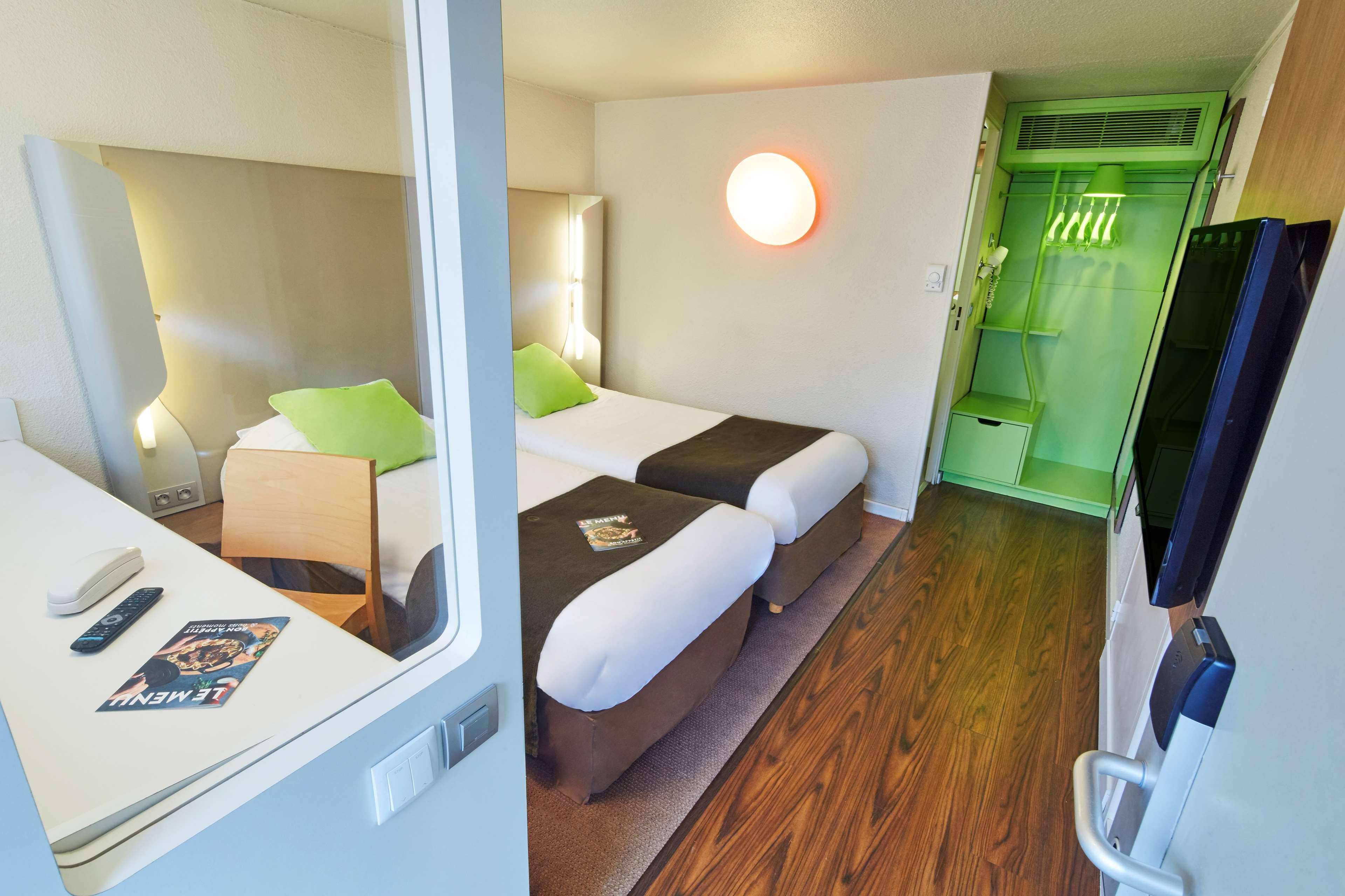 Campanile Epone Hotell Exteriör bild