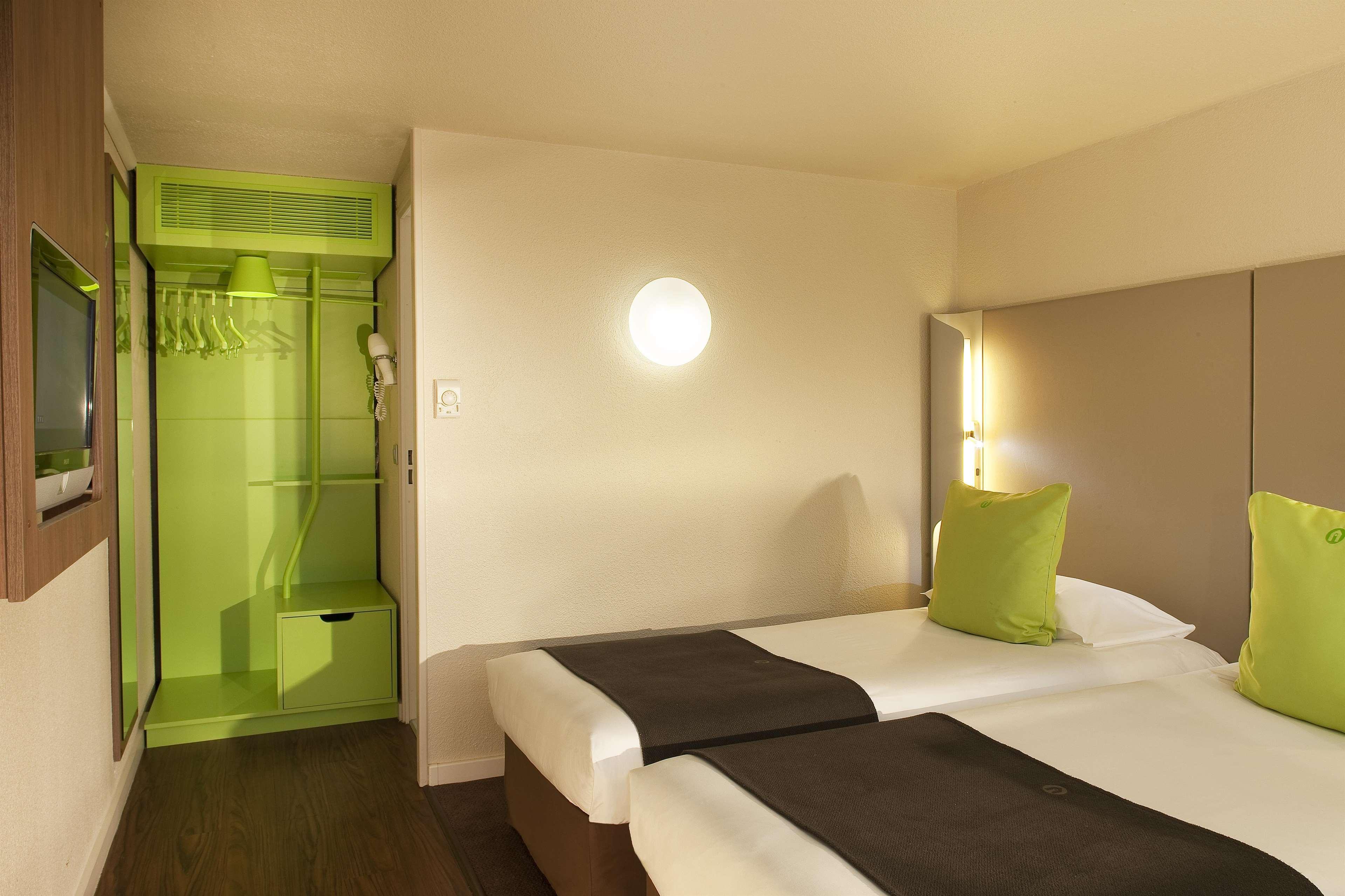 Campanile Epone Hotell Exteriör bild