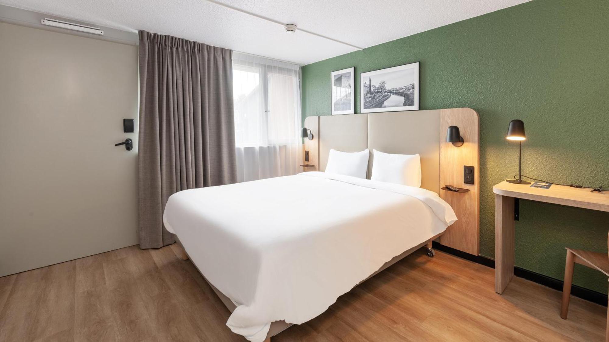 Campanile Epone Hotell Exteriör bild