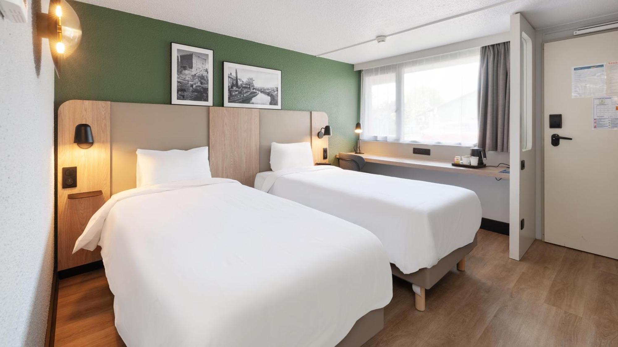Campanile Epone Hotell Exteriör bild